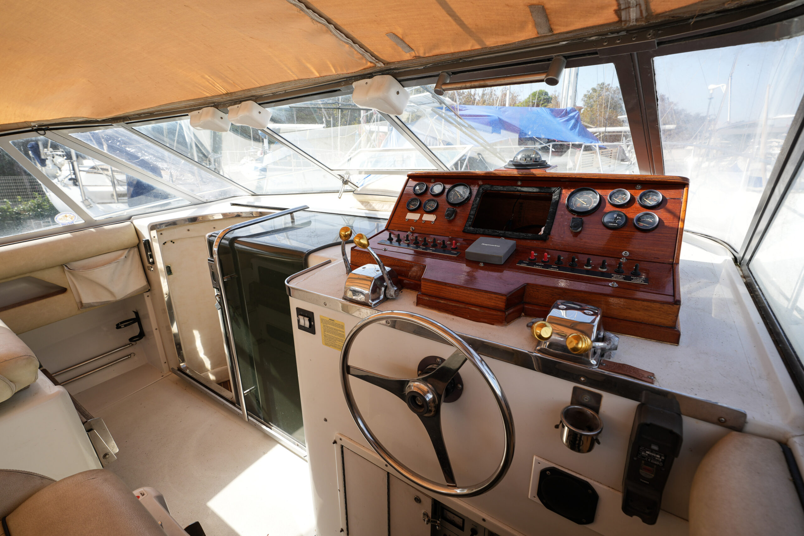 Trojan Bertram Express 33 - Barche Usate - Nautica Online